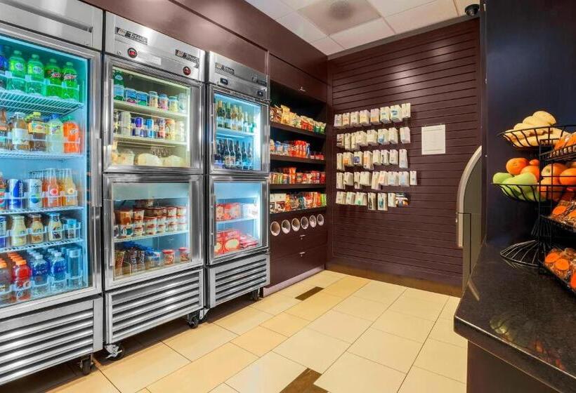 فندق Courtyard San Diego Airport/liberty Station