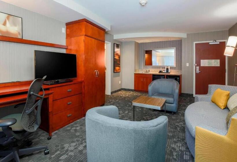 فندق Courtyard San Diego Airport/liberty Station