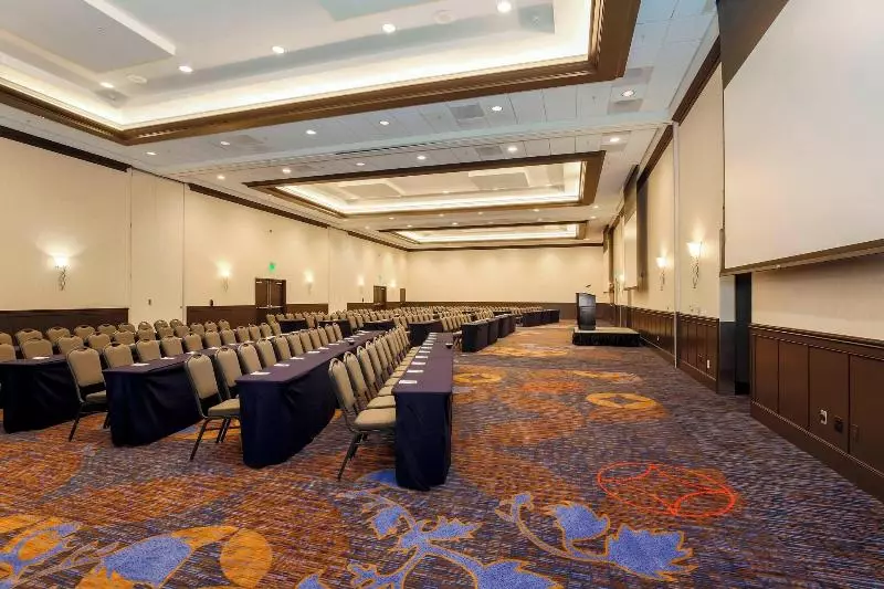 Отель Courtyard San Diego Airport/liberty Station