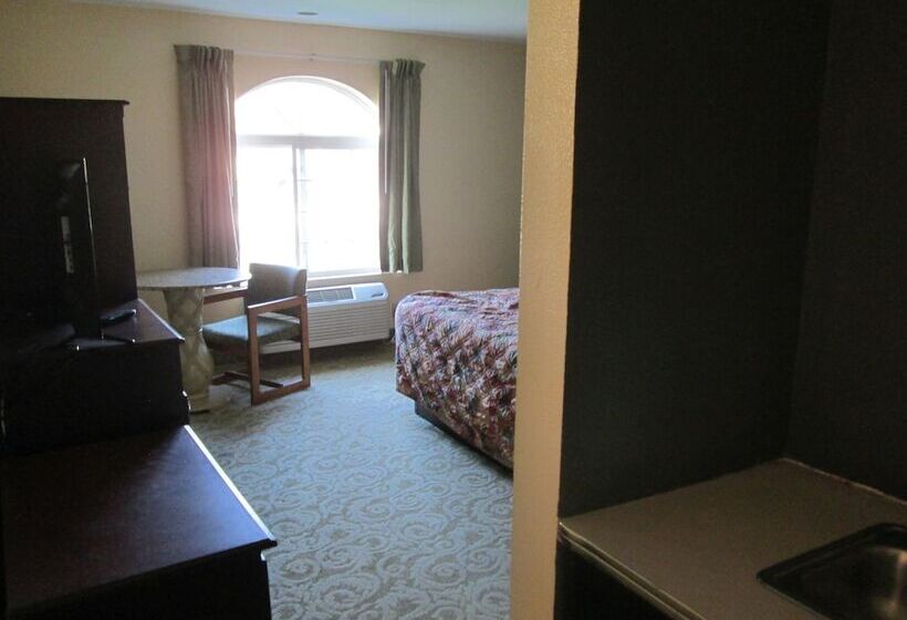 فندق Delux Inn & Suites