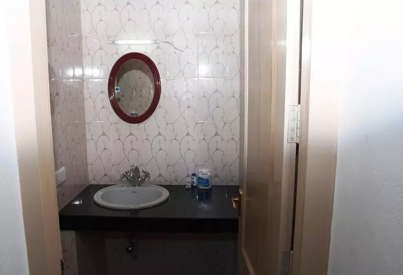 호텔 New Ideal Panchakarma Centre