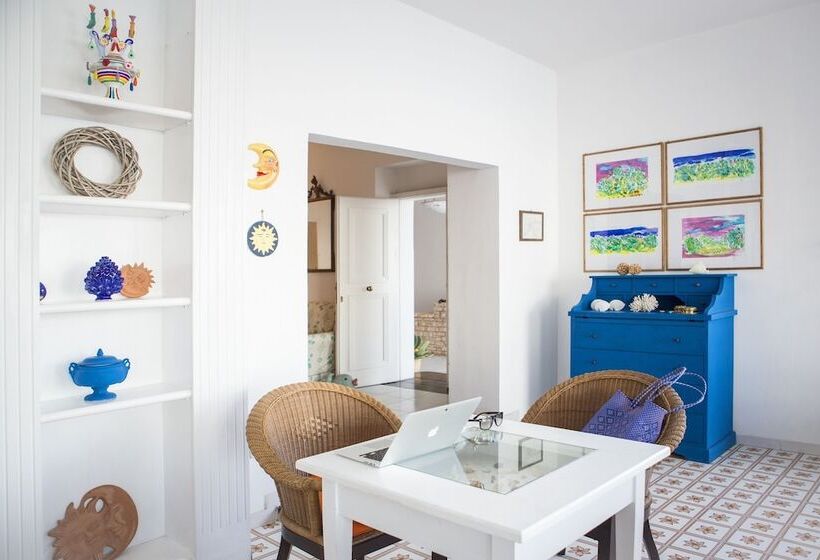 ホテル Piccolo Mondo