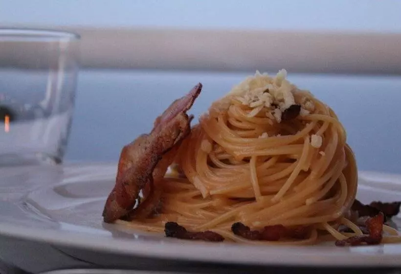 ホテル Piccolo Mondo