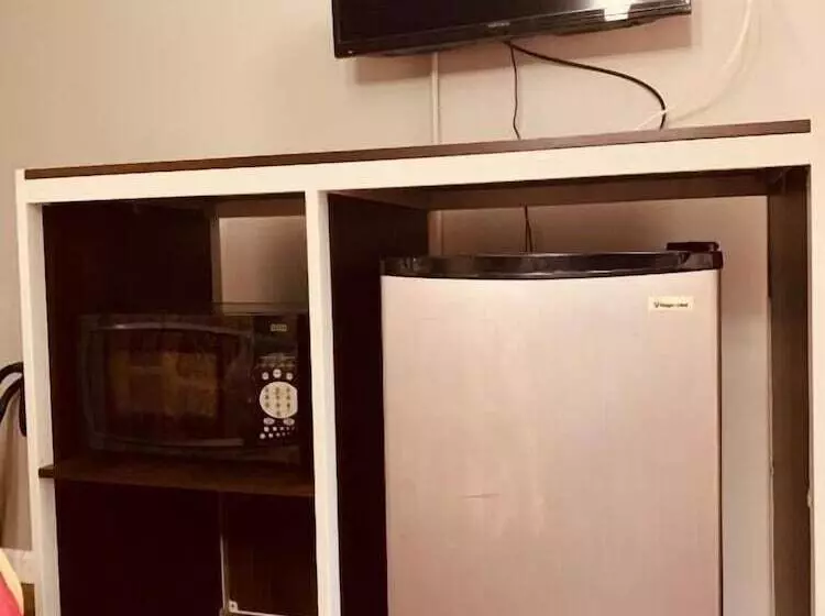 Отель Red Carpet Inn  Norristown