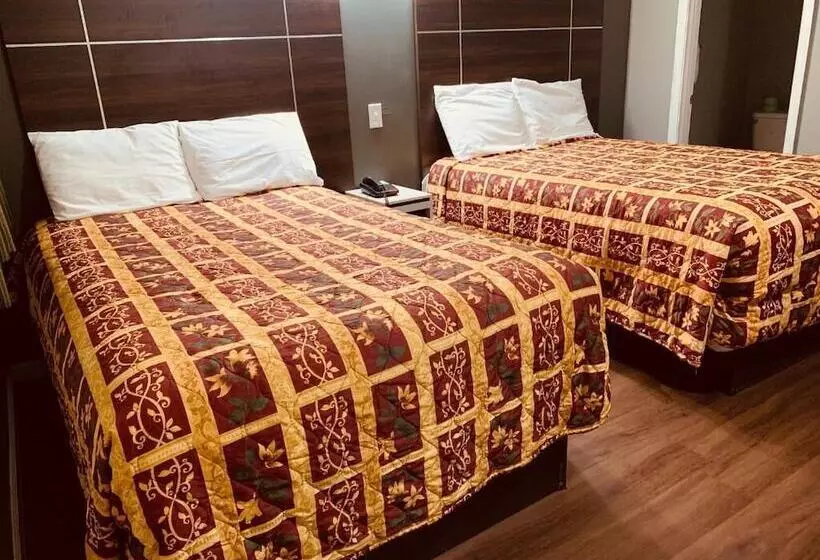 Отель Red Carpet Inn  Norristown