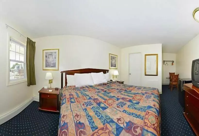 Отель Red Carpet Inn  Norristown