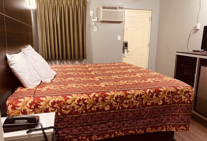 Отель Red Carpet Inn Norristown
