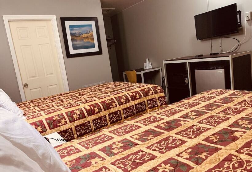 Отель Red Carpet Inn Norristown