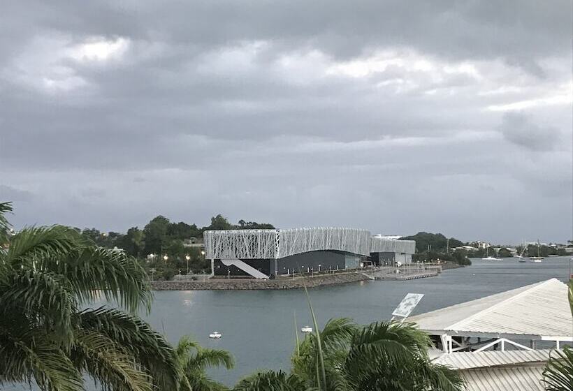 هتل Saint John Perse