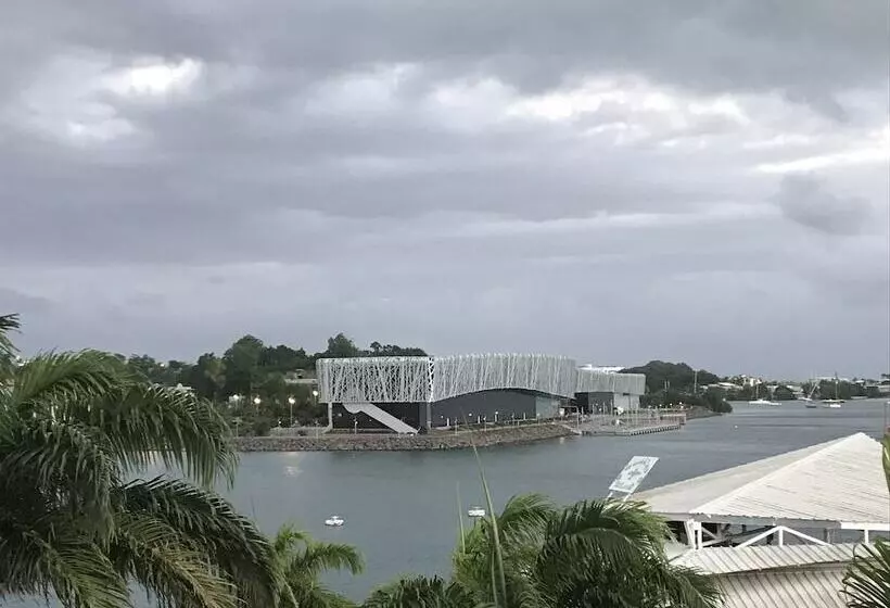 هتل Saint John Perse