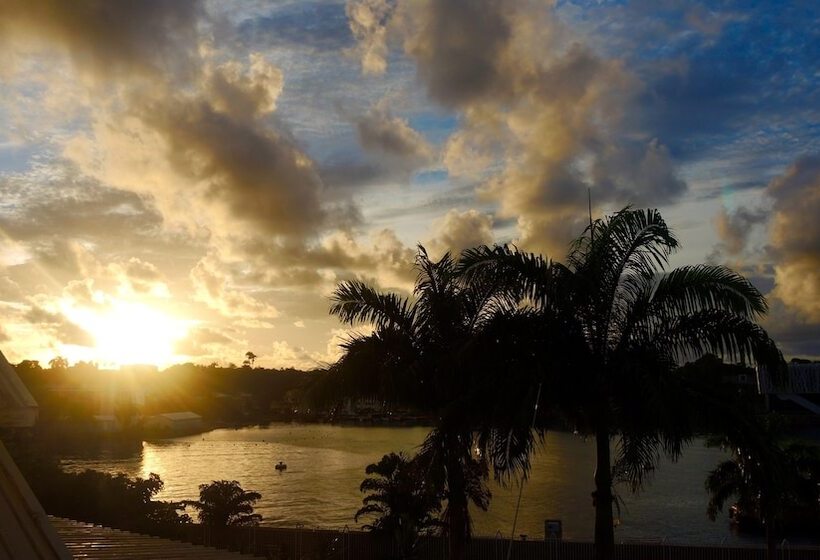 هتل Saint John Perse