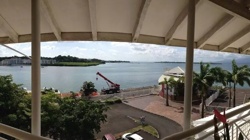 هتل Saint John Perse