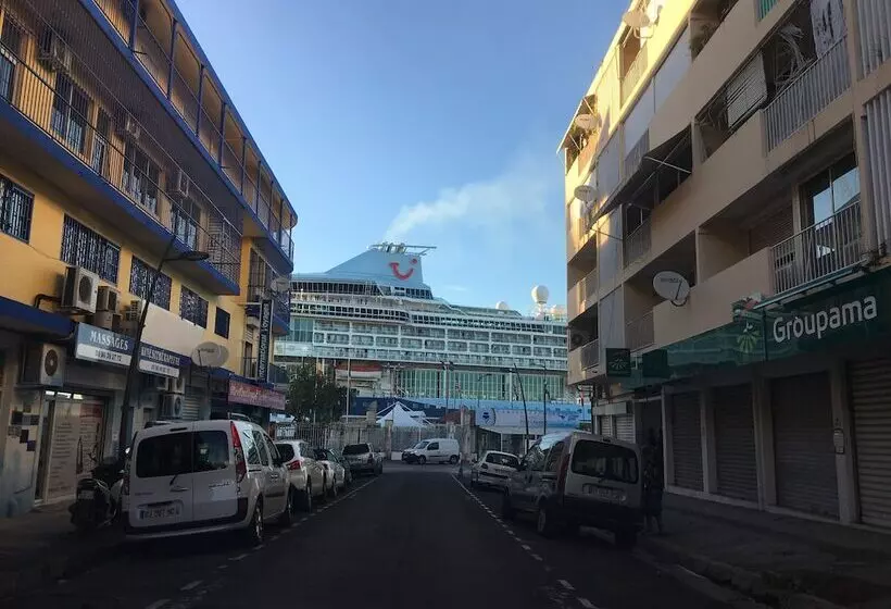 هتل Saint John Perse