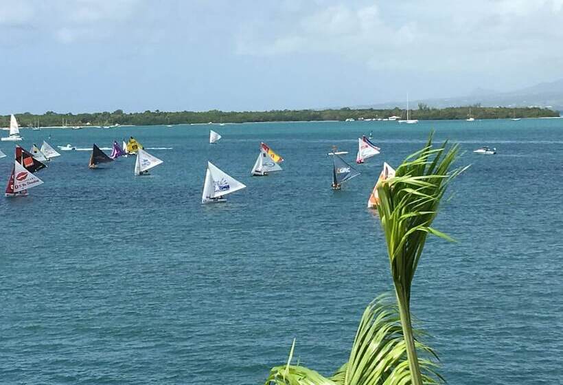 هتل Saint John Perse