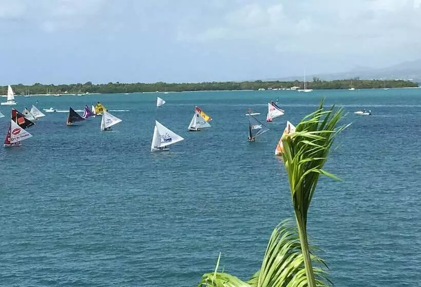 هتل Saint John Perse