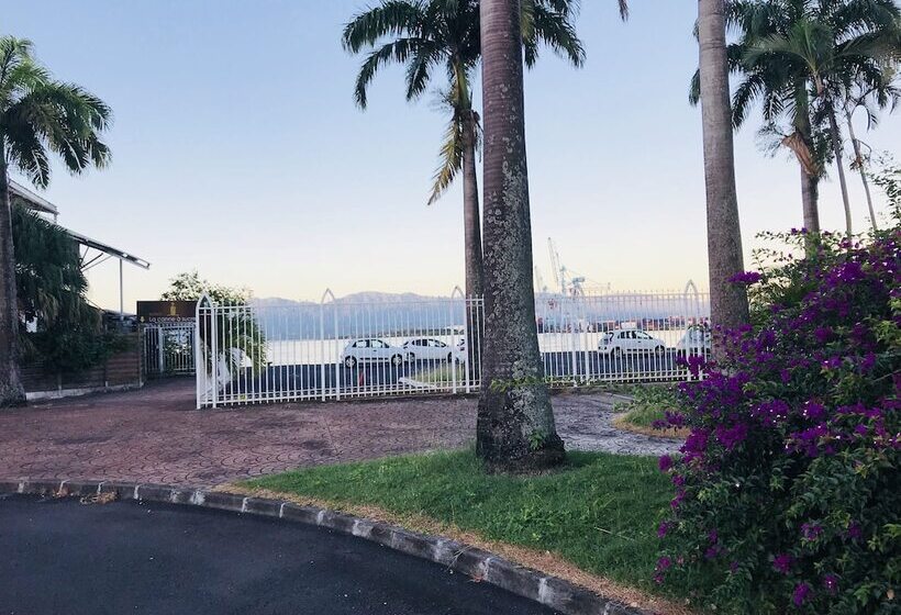 هتل Saint John Perse