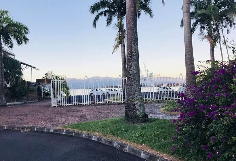 هتل Saint John Perse