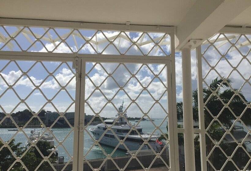 هتل Saint John Perse