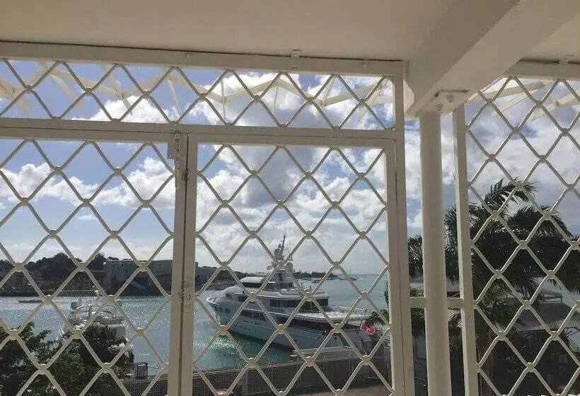 هتل Saint John Perse