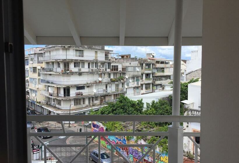 هتل Saint John Perse