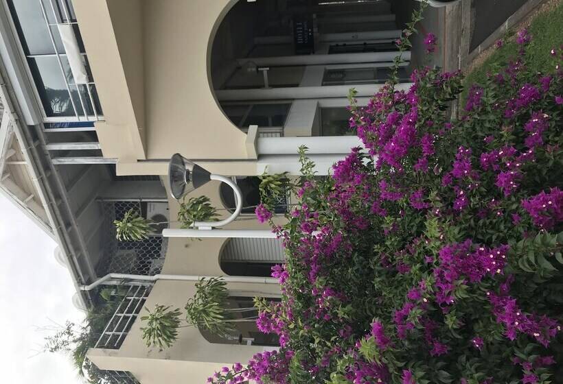 هتل Saint John Perse