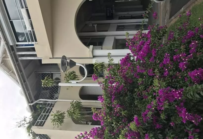 هتل Saint John Perse