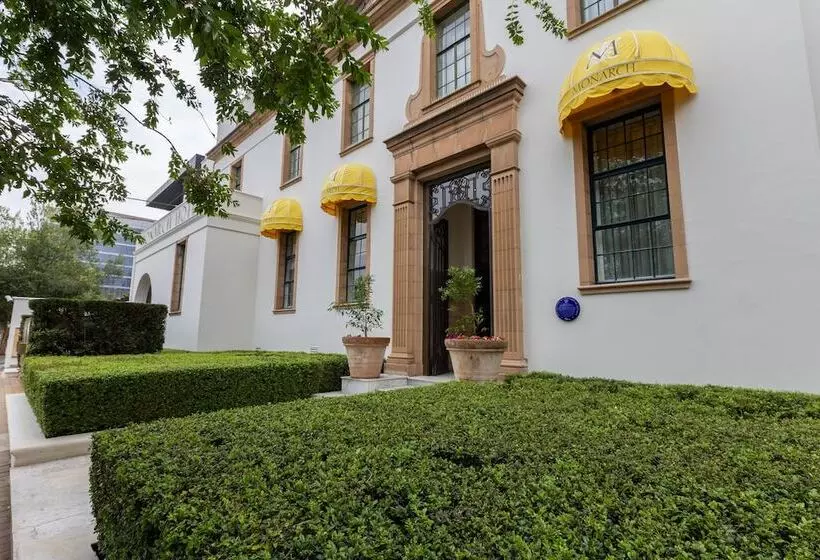 ホテル The Monarch