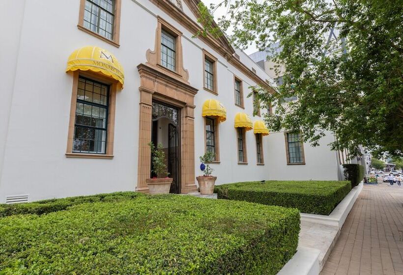 Отель The Monarch