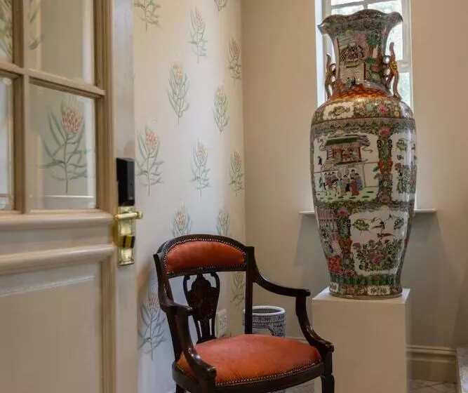 ホテル The Monarch