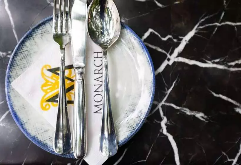 ホテル The Monarch