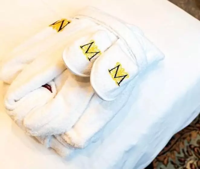 ホテル The Monarch