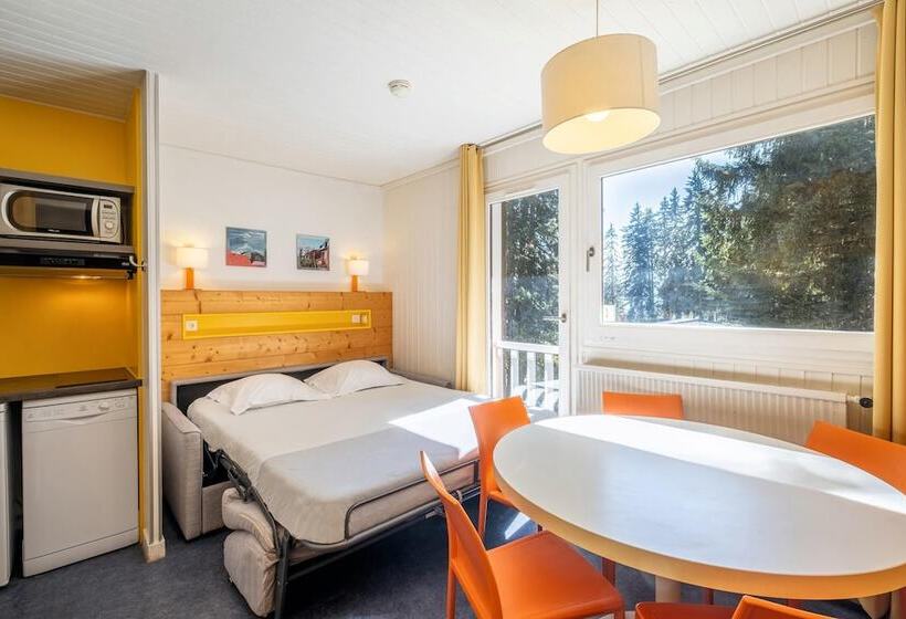 Belambra Clubs Les Saisies   Les Embrunes   Ski Pass Included