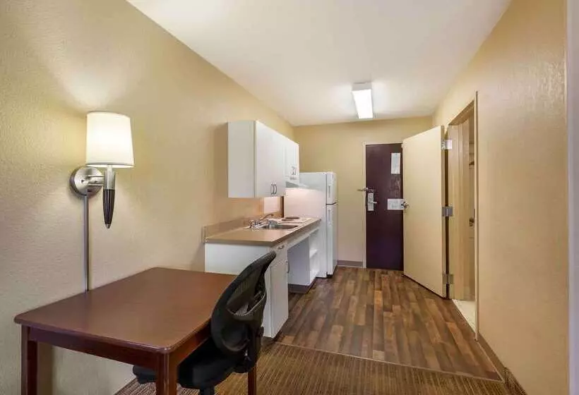 Extended Stay America Suites Cleveland Brooklyn