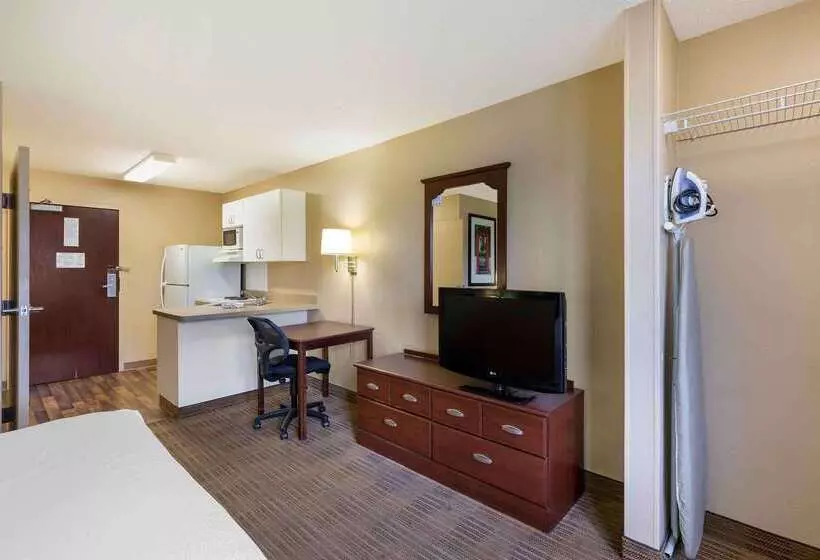 Extended Stay America Suites  Cleveland  Brooklyn