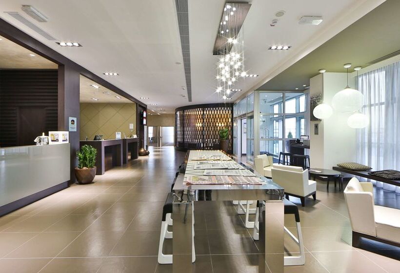 فندق Best Western Premier Chc Airport