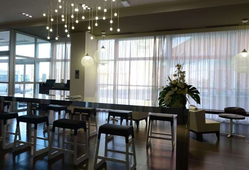 فندق Best Western Premier Chc Airport