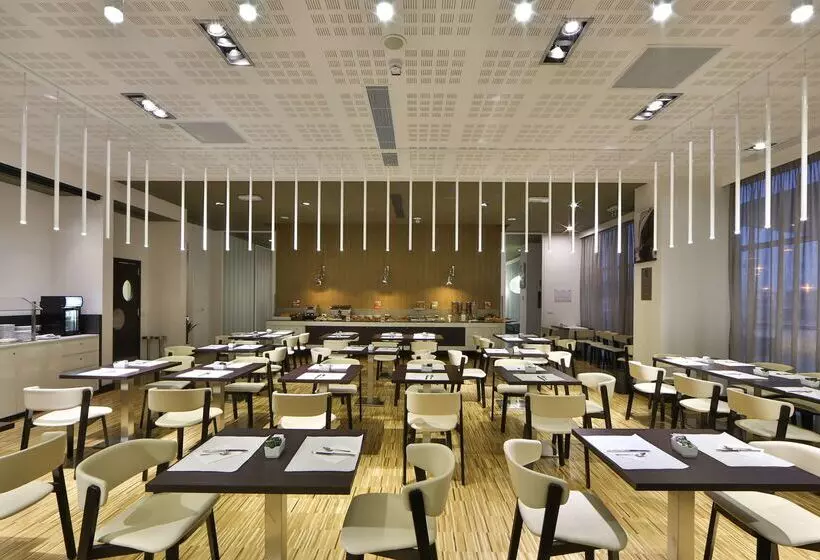 Отель Best Western Premier Chc Airport