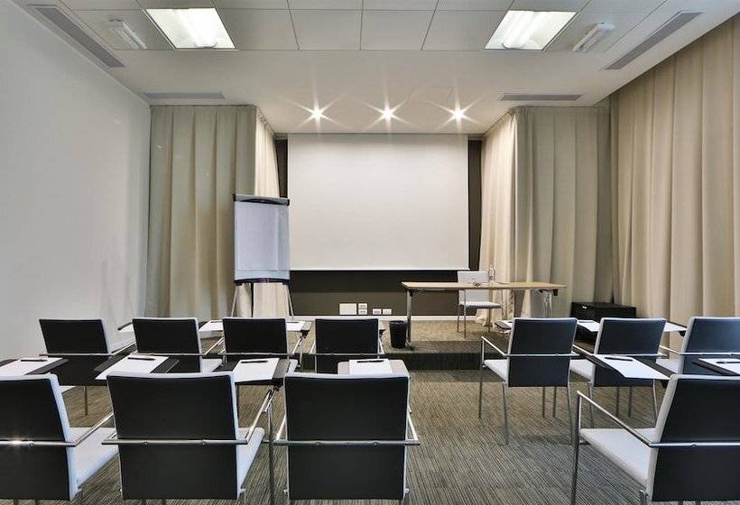 فندق Best Western Premier Chc Airport