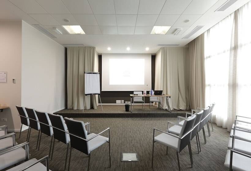 فندق Best Western Premier Chc Airport