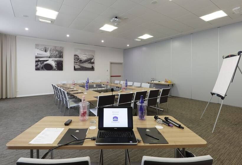 فندق Best Western Premier Chc Airport