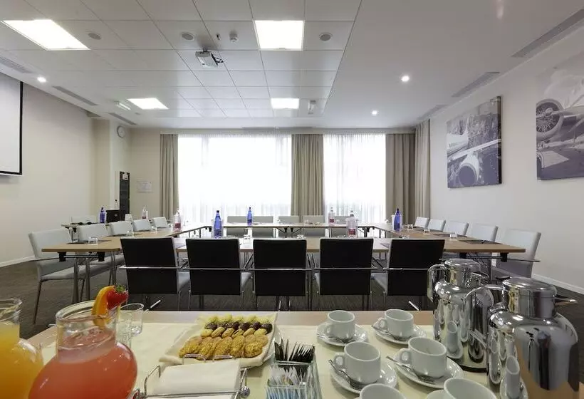 Отель Best Western Premier Chc Airport