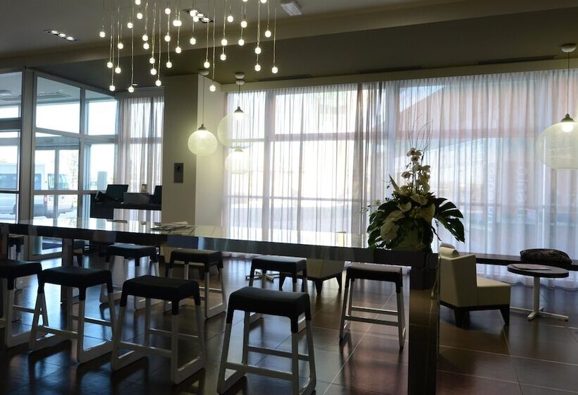 فندق Best Western Premier Chc Airport