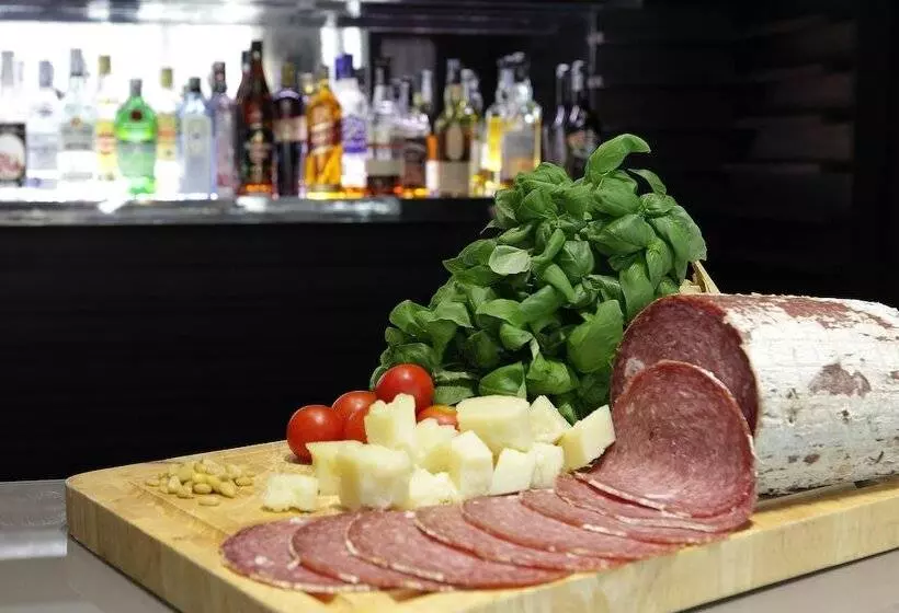 Отель Best Western Premier Chc Airport