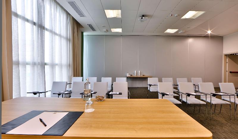 فندق Best Western Premier Chc Airport