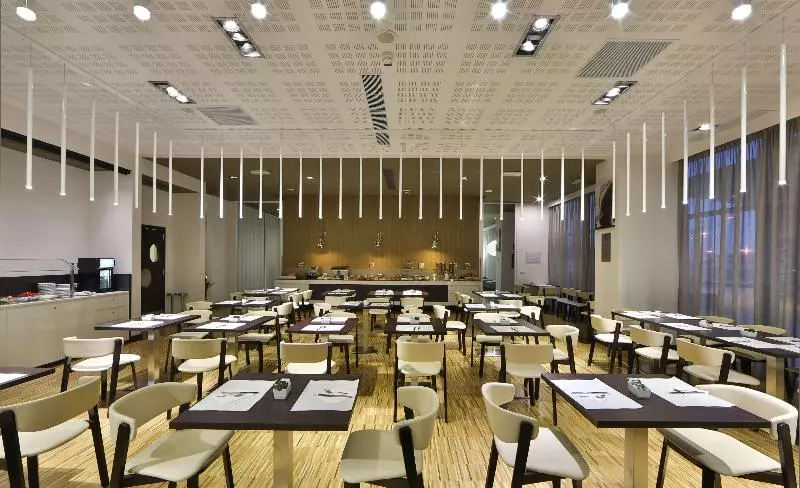 Отель Best Western Premier Chc Airport