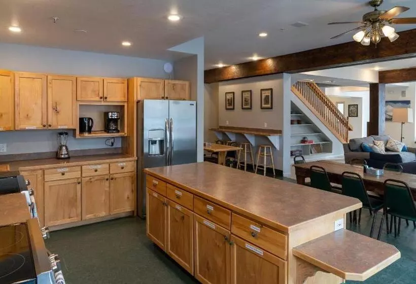 ホテル Crested Butte Hostel