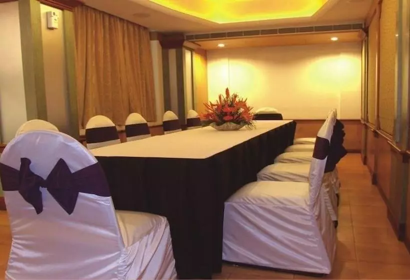 Hotel Maurya Rajadhani