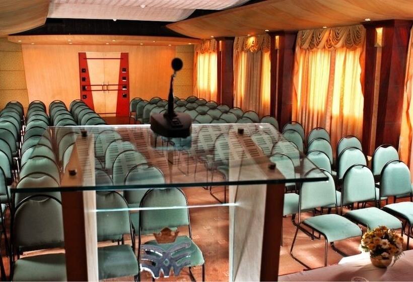 Hotel Maurya Rajadhani