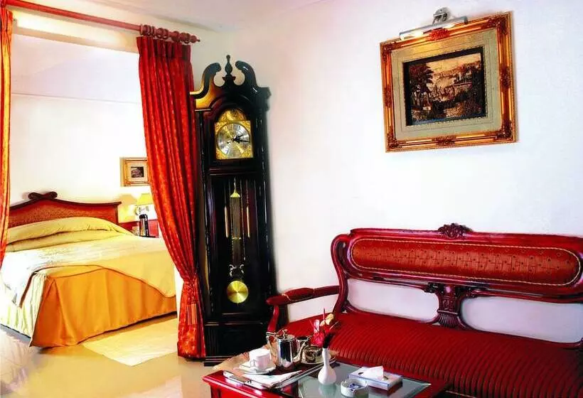 Hotel Maurya Rajadhani