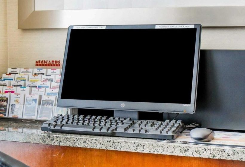 Отель Quality Inn Woodside